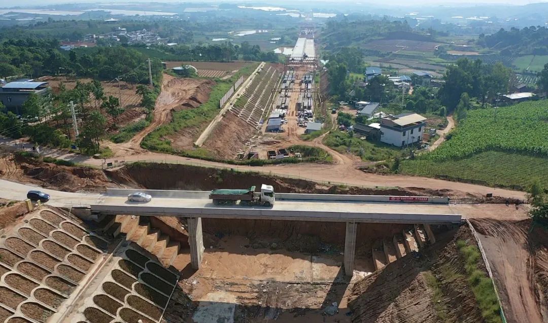 2022-09-08-永大項目蓮勐線車行天橋完成全部施工任務，順利建成通車.jpg